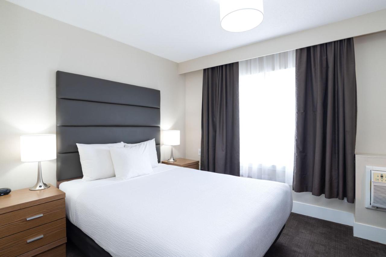 Sandman Hotel Grande Prairie Exteriör bild