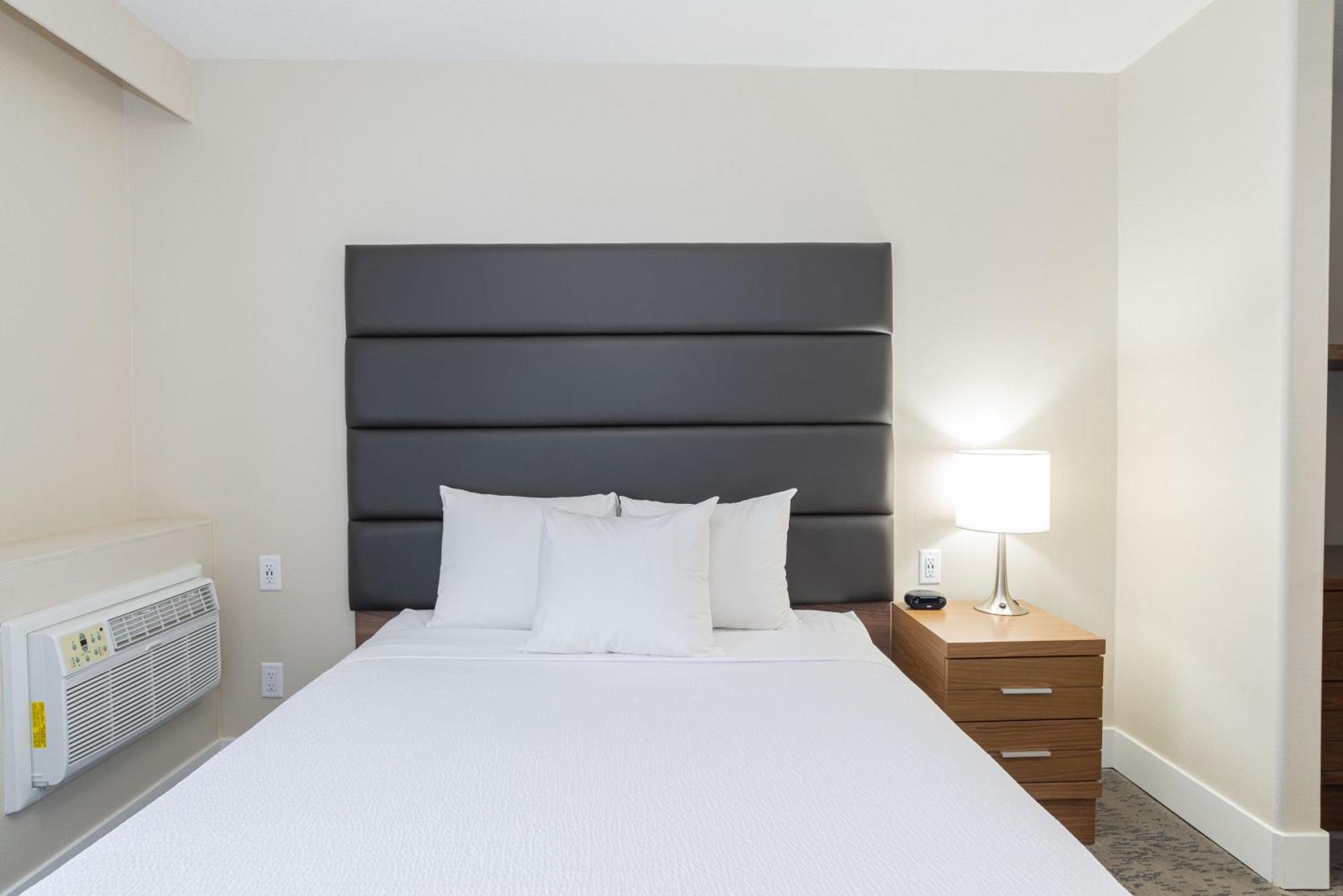Sandman Hotel Grande Prairie Exteriör bild
