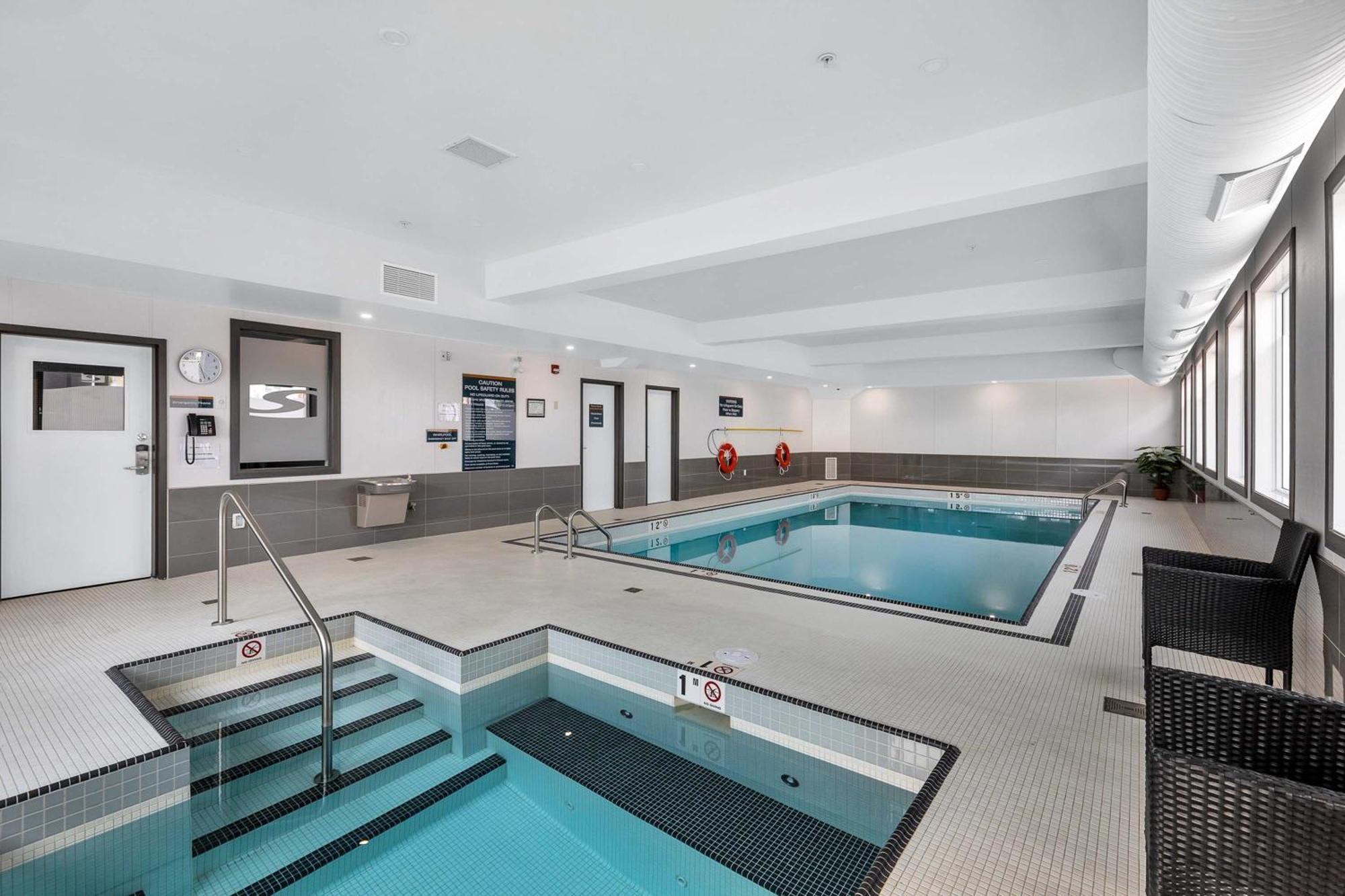 Sandman Hotel Grande Prairie Exteriör bild