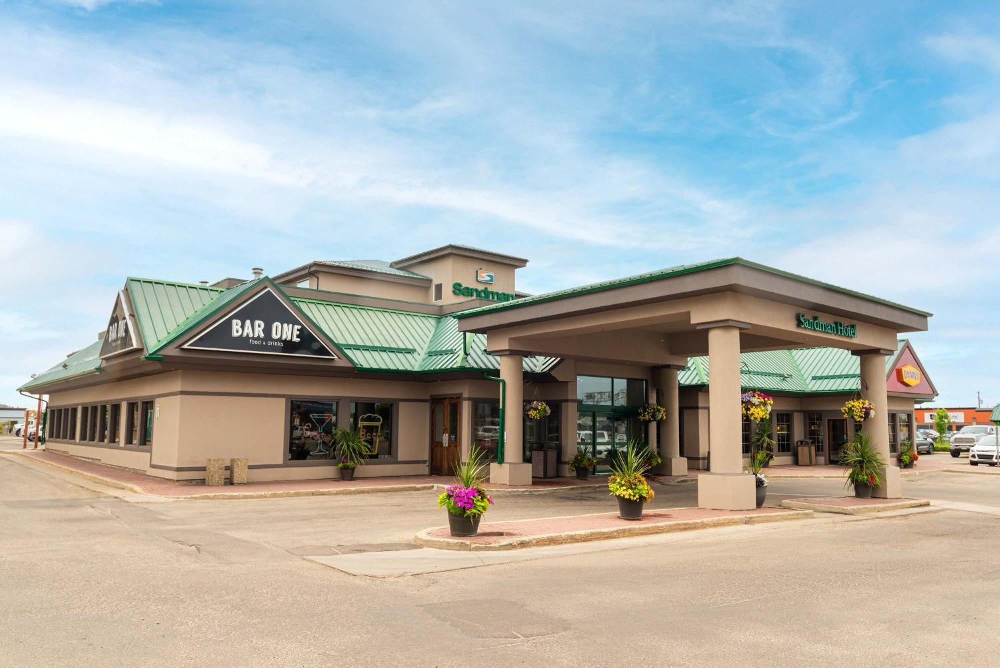 Sandman Hotel Grande Prairie Exteriör bild